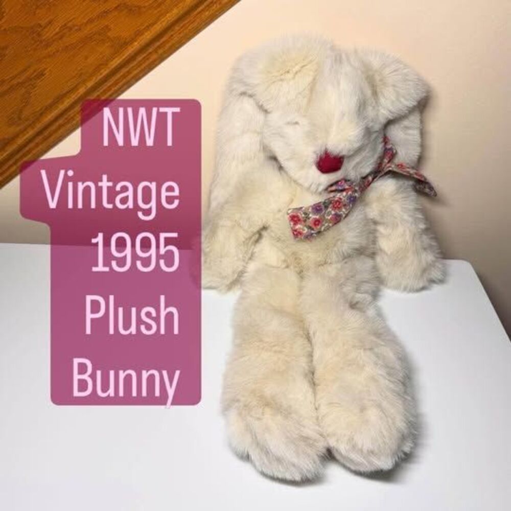 NWT Vintage 1995 Plush Bunny